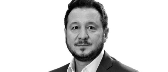Economista del Santander cuestionó la emisión monetaria “descontrolada”